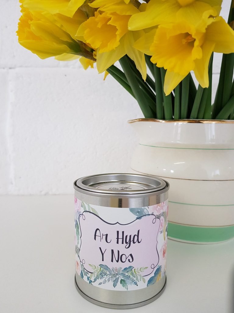 Ar Hyd Y Nos candle. Peony, jasmine and vanilla candle. Vegan candle